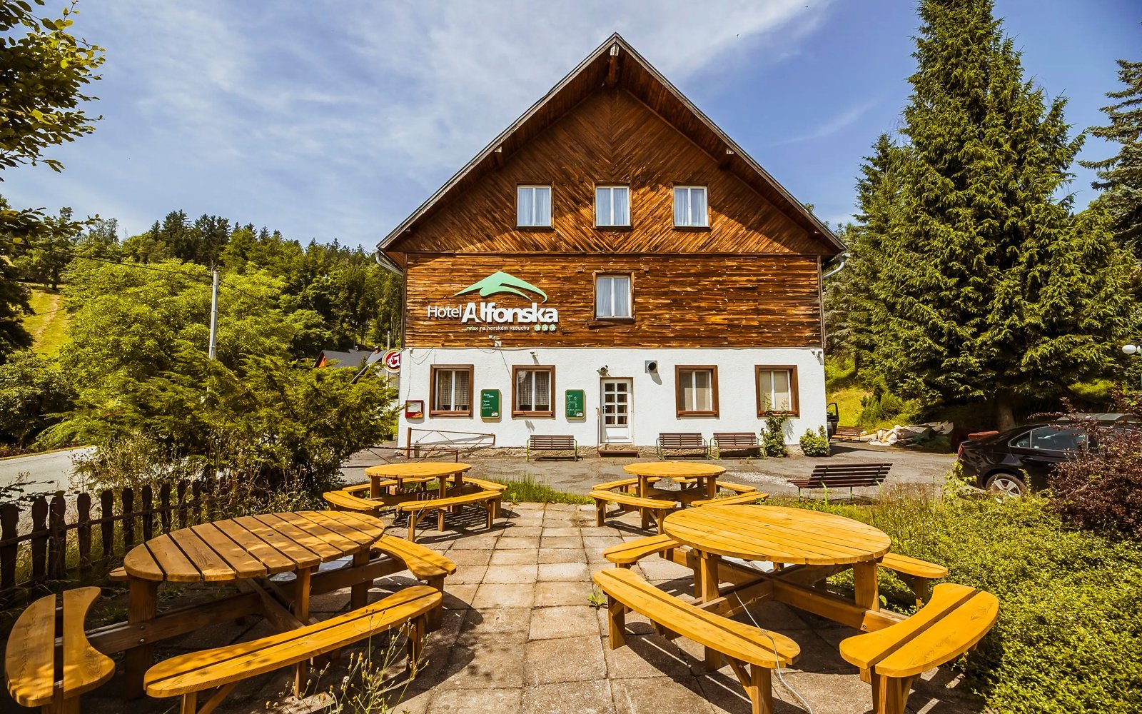 

Karkonosze Zachodnie blisko miejsc wycieczkowych: Urlop na wysokości 900 m n.p.m. w Hotelu Alfonska ***