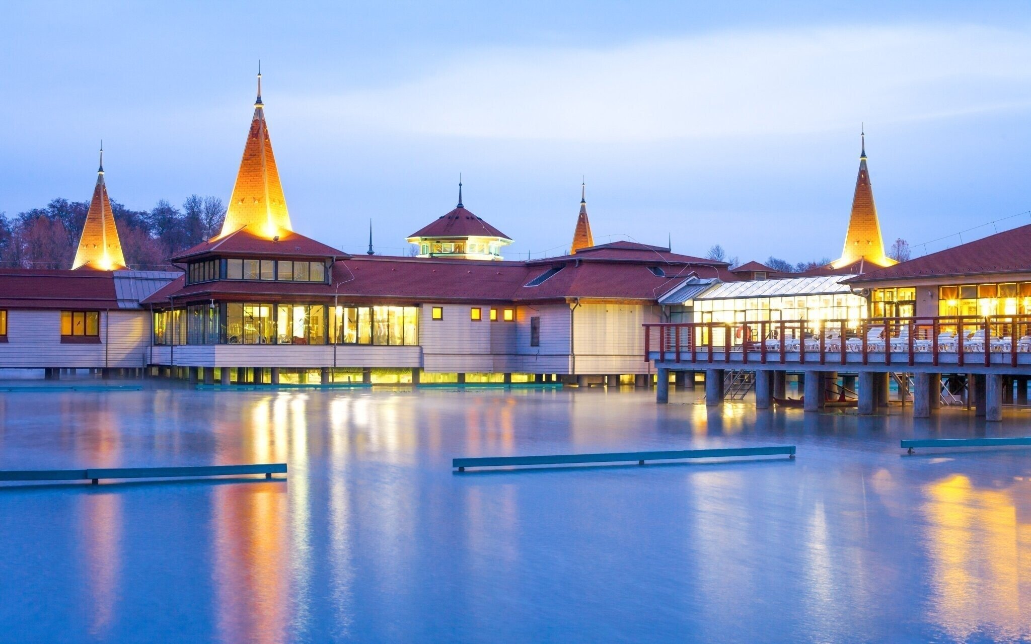 

Węgry: Hévíz 200 m od jeziora termalnego w Pensjonacie Auróra Vendégház ze śniadaniem + zniżka na wstęp do spa