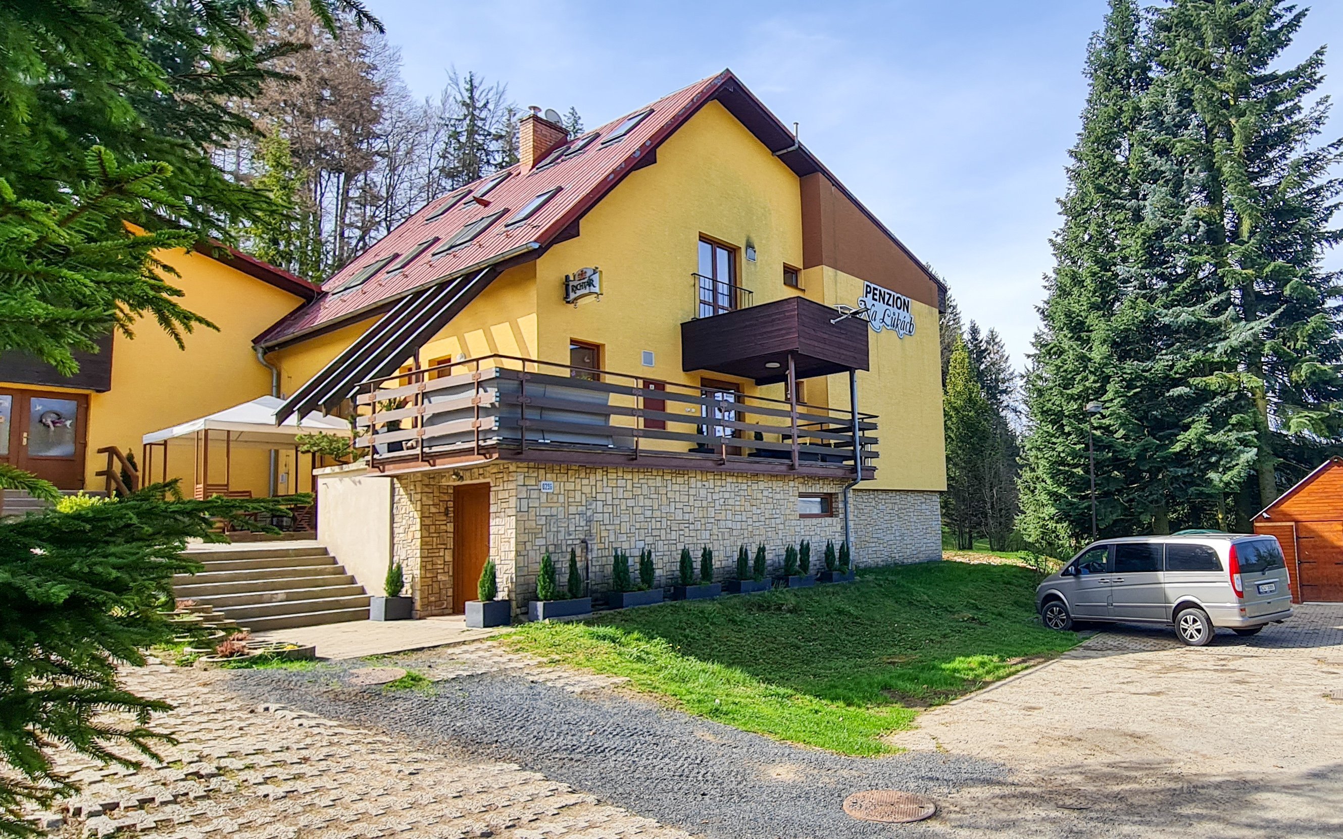 

Beskydy u Pusteven: Pensjonat Na Lůkách z obiadokolacją, sauną, beczką do kąpieli + bilard, plac zabaw