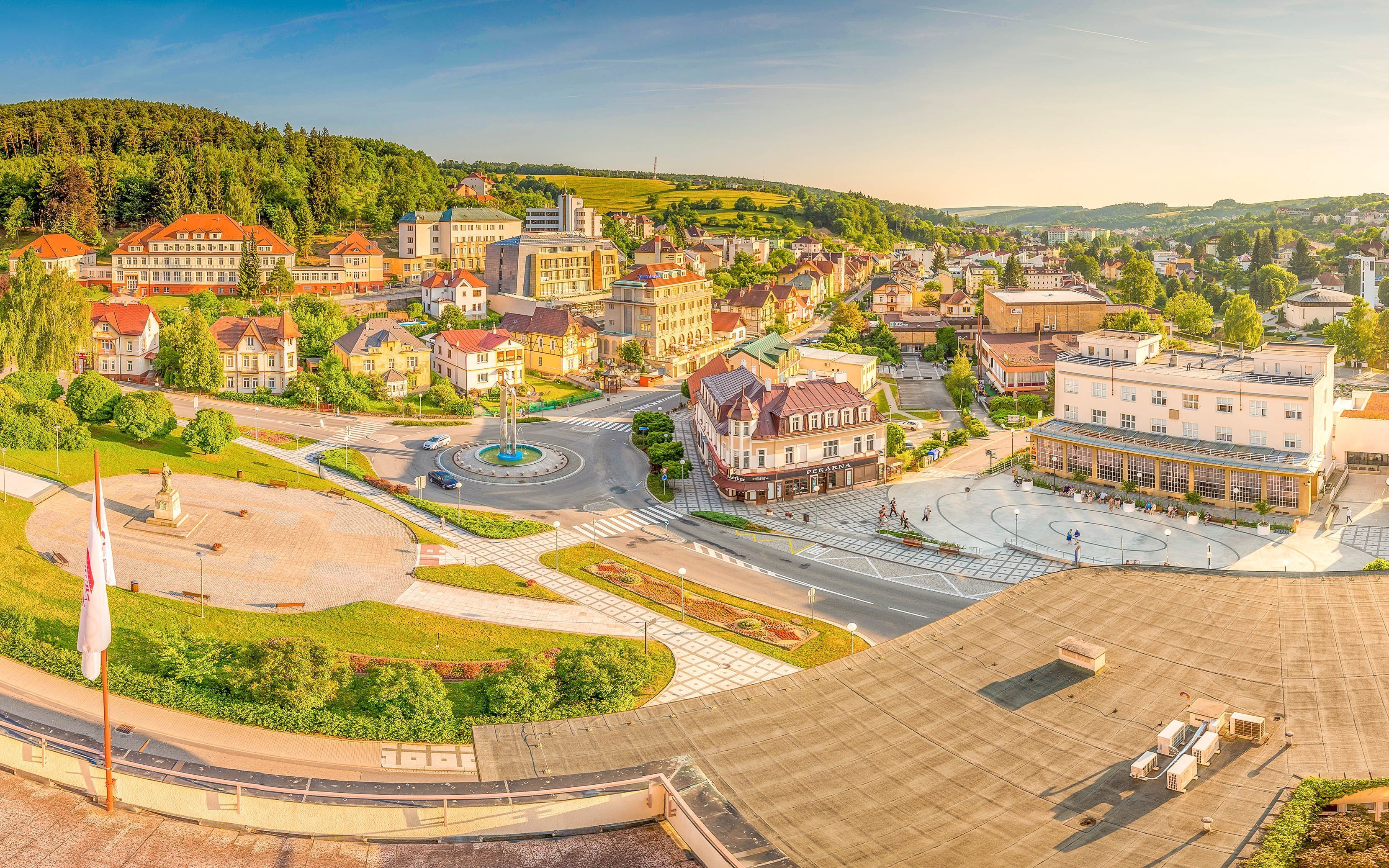 

Urlop w pięknych Luhačovicach blisko kolumnady w Pensjonacie Oáza ze śniadaniem i wstępem do basenu miejskiego