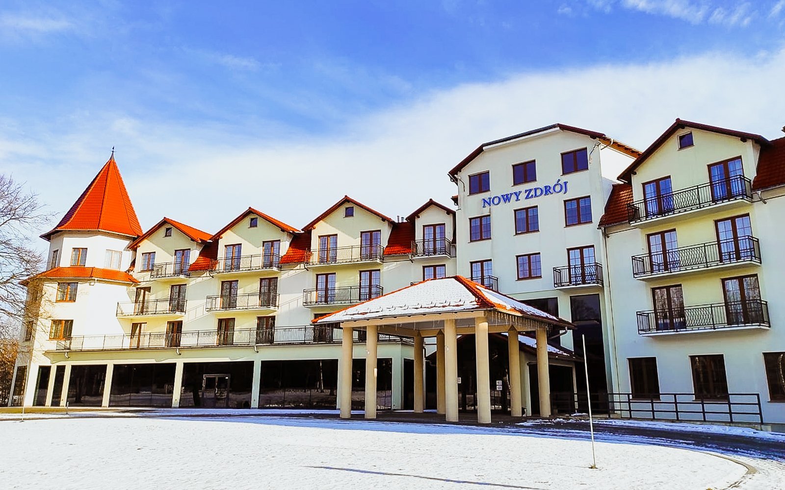 

Hotel Nowy Zdrój z obiadokolacją, nielimitowanym wellness i maksymalnie 10 zabiegami