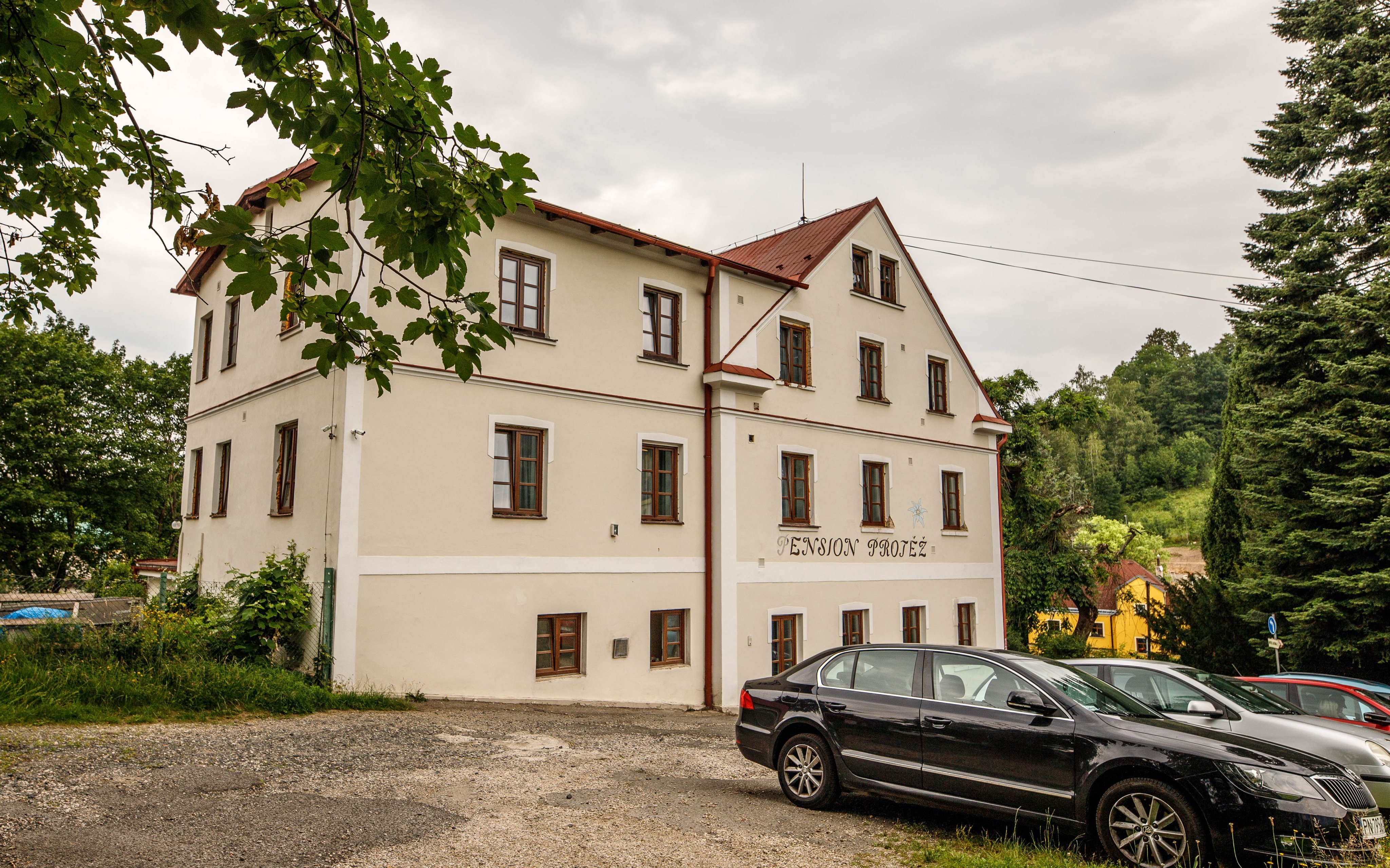 

Łaźnie Libverda w Górach Izerskich: Pensjonat Protěž ze śniadaniem lub obiadokolacją i wstęp do basenu