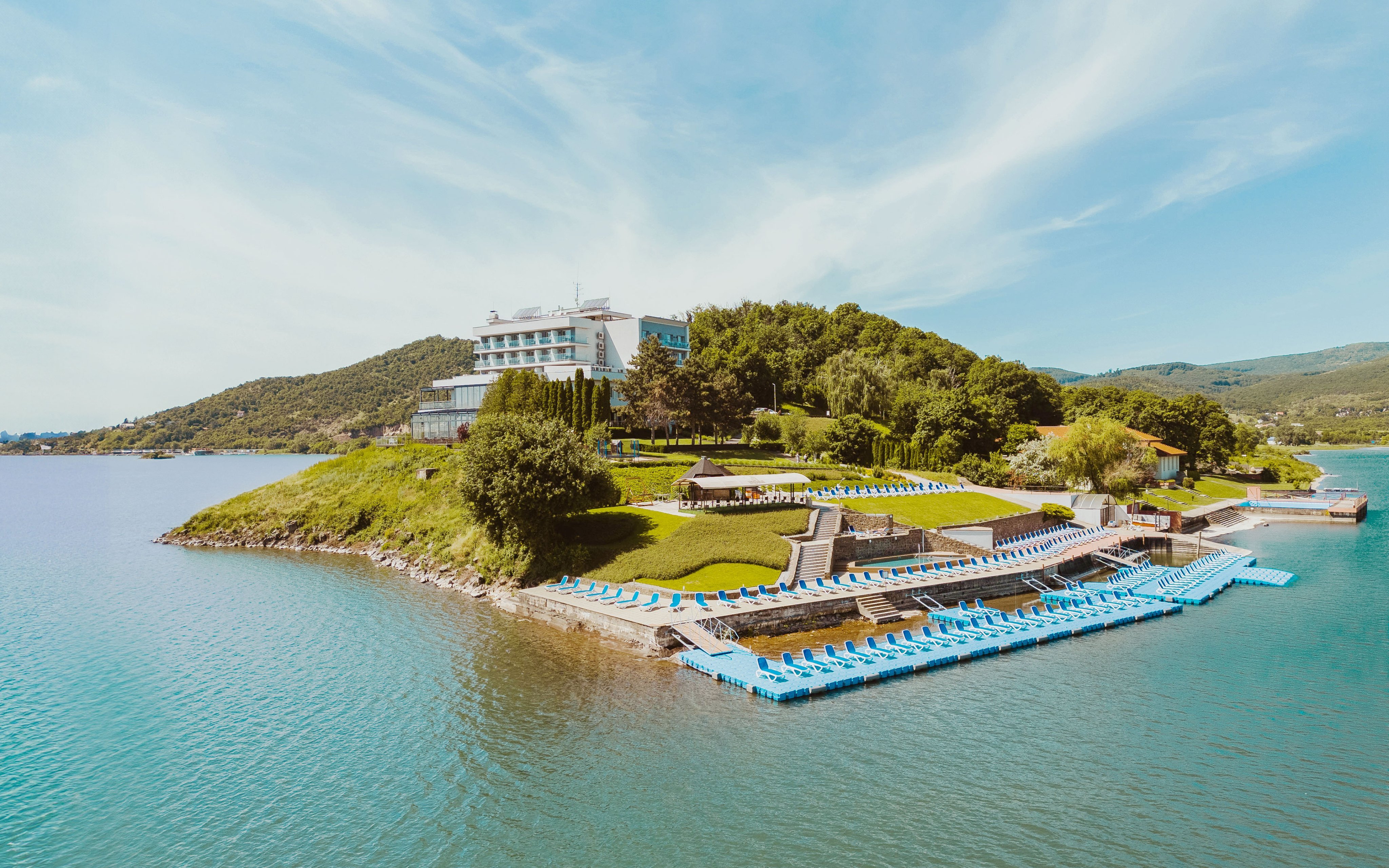 

Słowacja nad zaporą Zemplínska Šírava i parkiem wodnym w 4* Hotelu Eurobus z z obiadokolacją i wellness