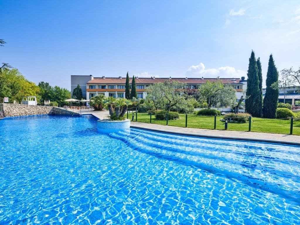 

Włochy nad jeziorem Garda i parkiem rozrywki Gardaland: 4* Parc Hotel z all inclusive light + baseny i zniżka