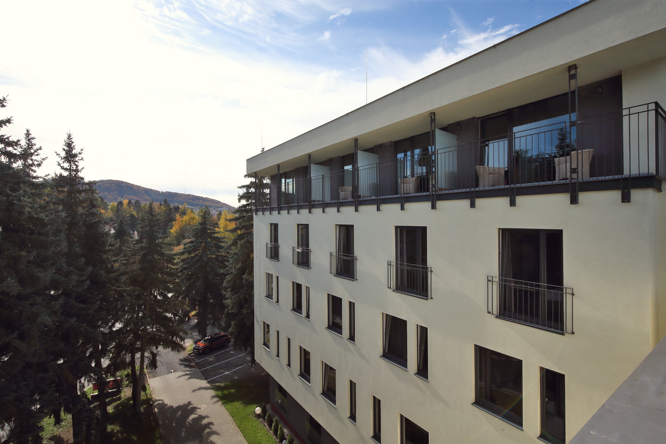 

Pobyt 3 km od centrum Karlowych Warów: Carlsbad INN Hotel & Apartments z prywatnym wellness + Prosecco i wafle
