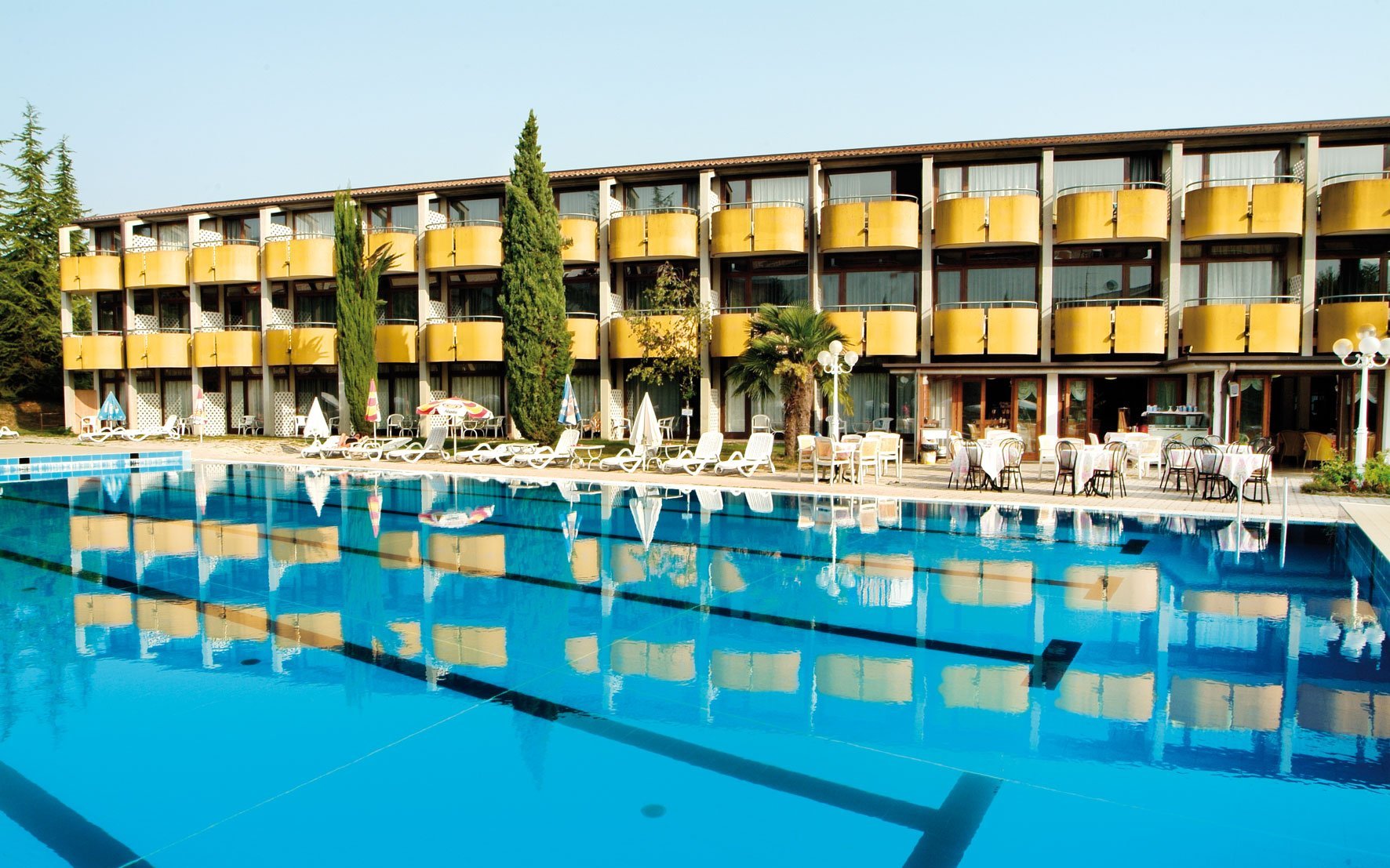 

Kurort Garda nad jeziorem i blisko parków rozrywki: Kompleks Hotelowy Palme *** z obiadokolacją i basenem