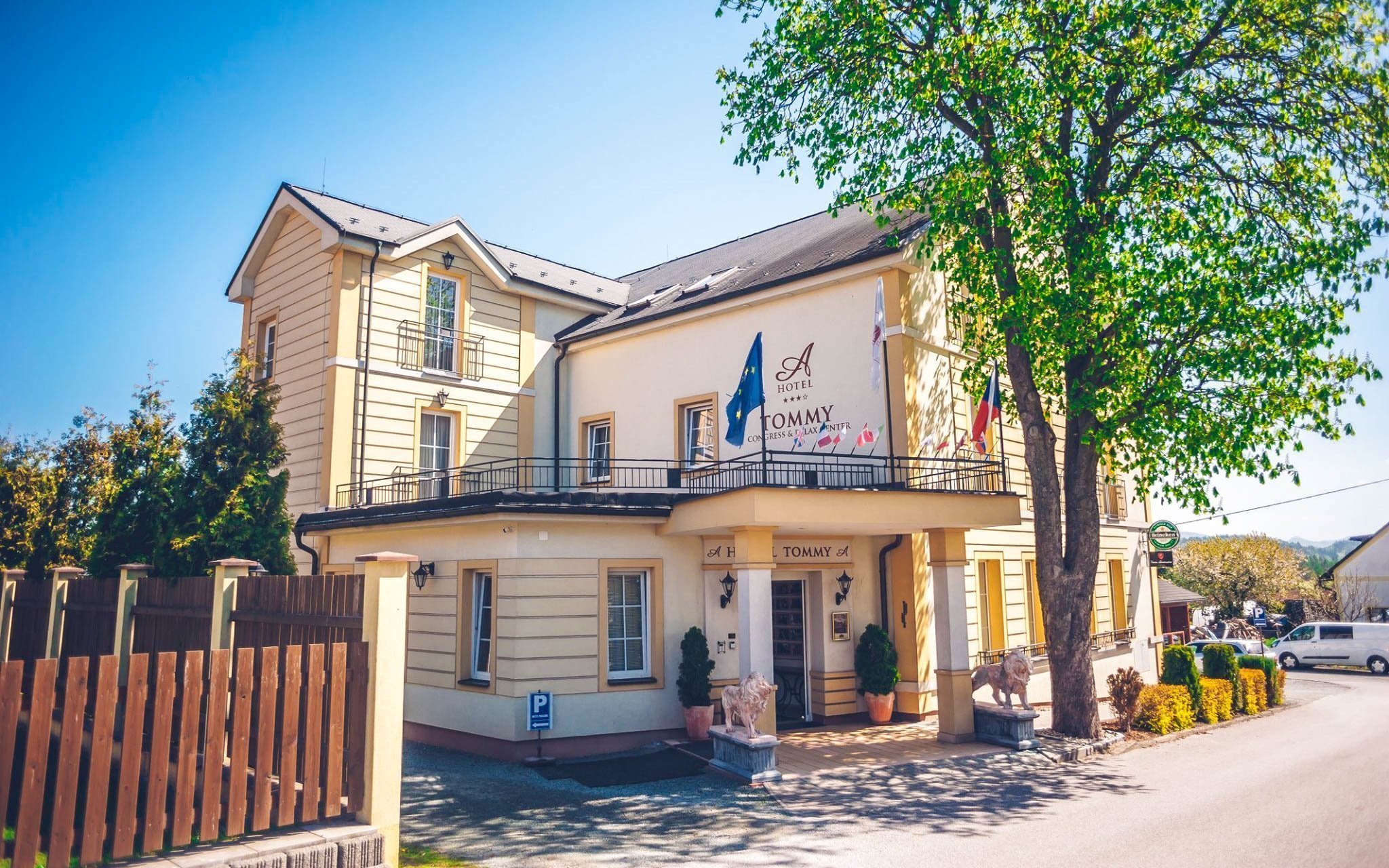 

Adršpach: Hotel Tommy **** ze śniadaniem w formie bufetu i relaksem w basenie i jacuzzi + zniżka na wellness