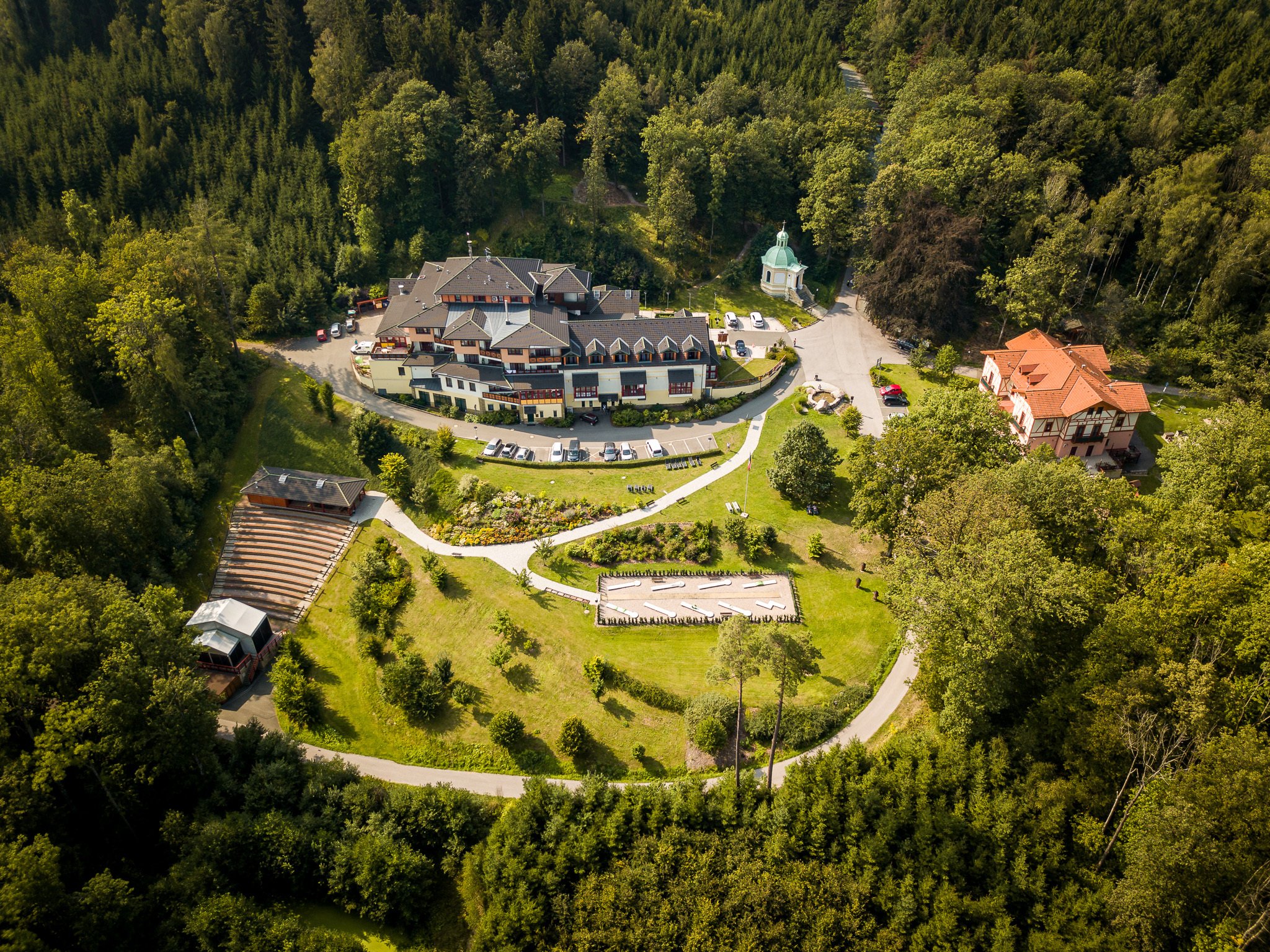 

Rychnov nad Kněžnou: Pobyt w Villi Hotel Studánka *** w otoczeniu przyrody z obiadokolacją i wellness
