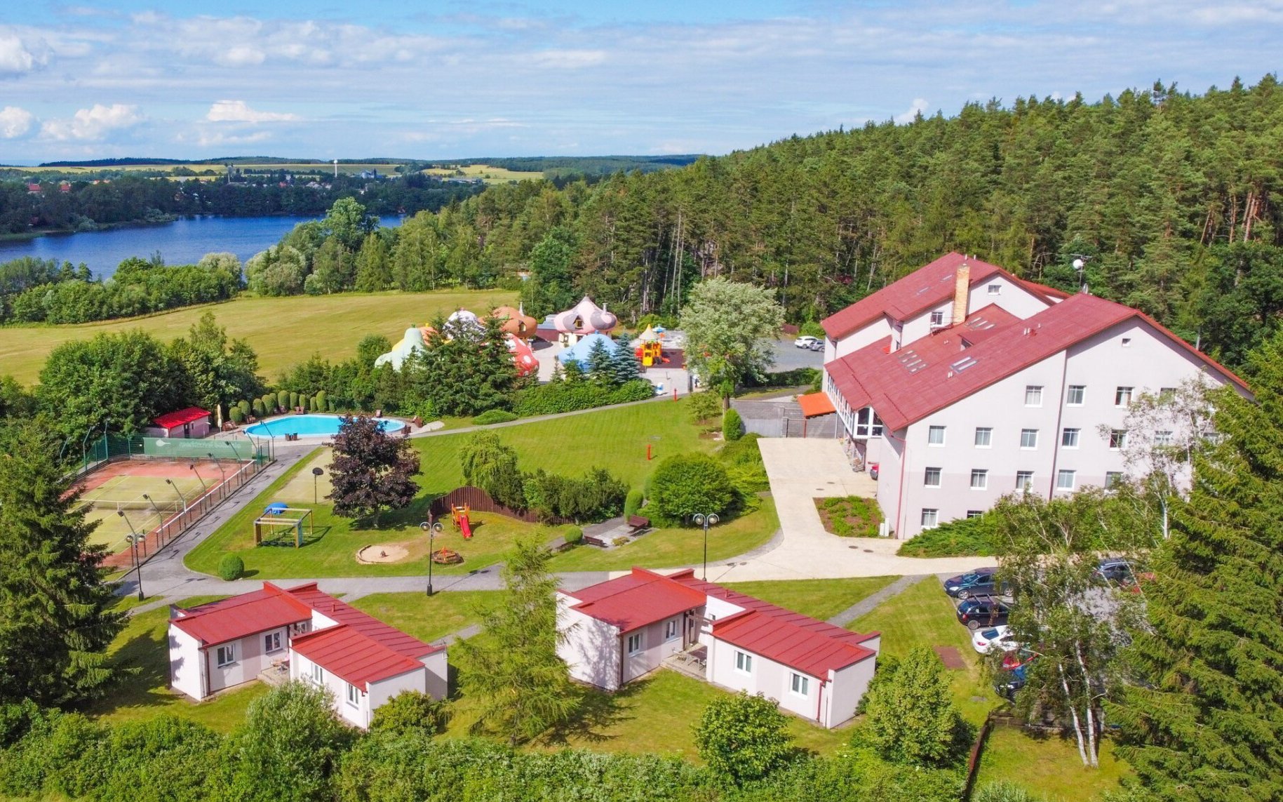 

Křivoklátsko: Hotel Jesenice *** z obiadokolacją lub all inclusive z napojami alko lub niealko + basen
