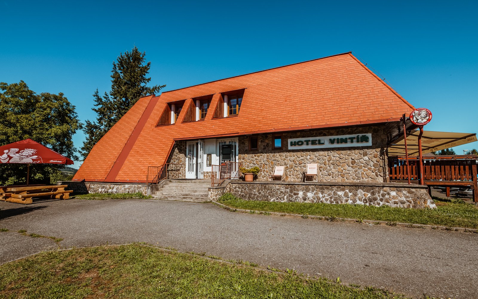 

Park Narodowy Šumava w Hotelu Vintíř ze śniadaniem lub obiadokolacją, butelką wina i wstępem do Synagogi