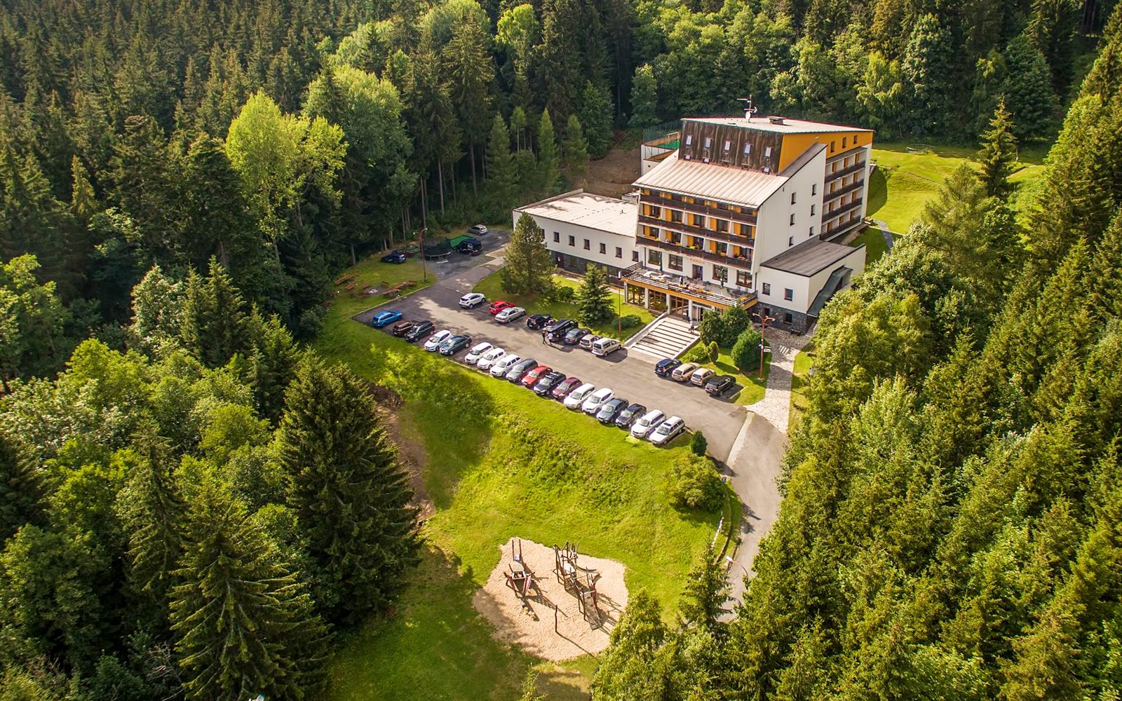 

Jeseníky w Hotelu Kamzik *** z obiadokolacją i wellness z basenem i 7 saunami + zajęcia sportowymi