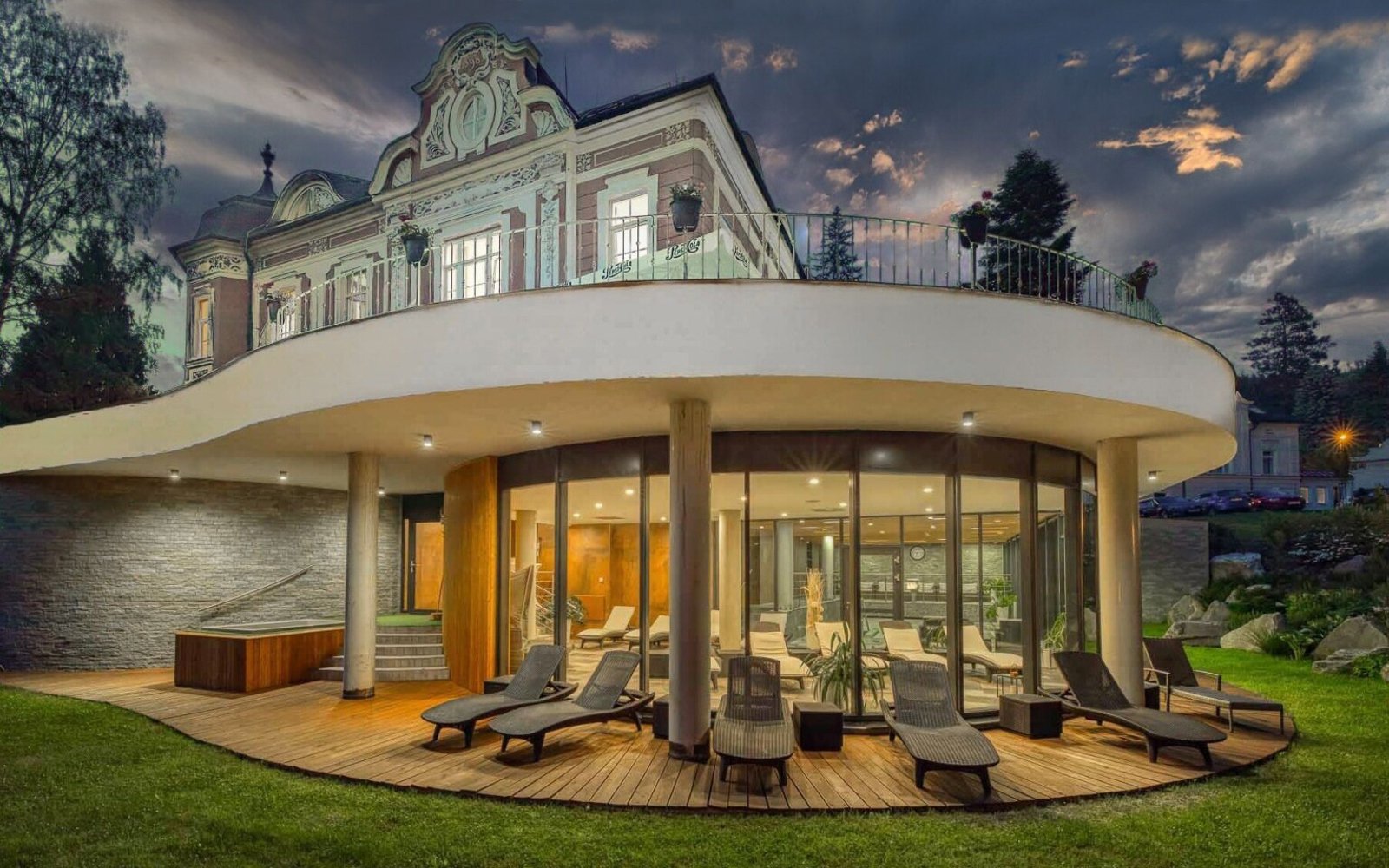 

Jeseníky: Wakacje w Hotelu Villa Regenhart **** ze śniadaniem lub obiadokolacja i basenem + świat saun