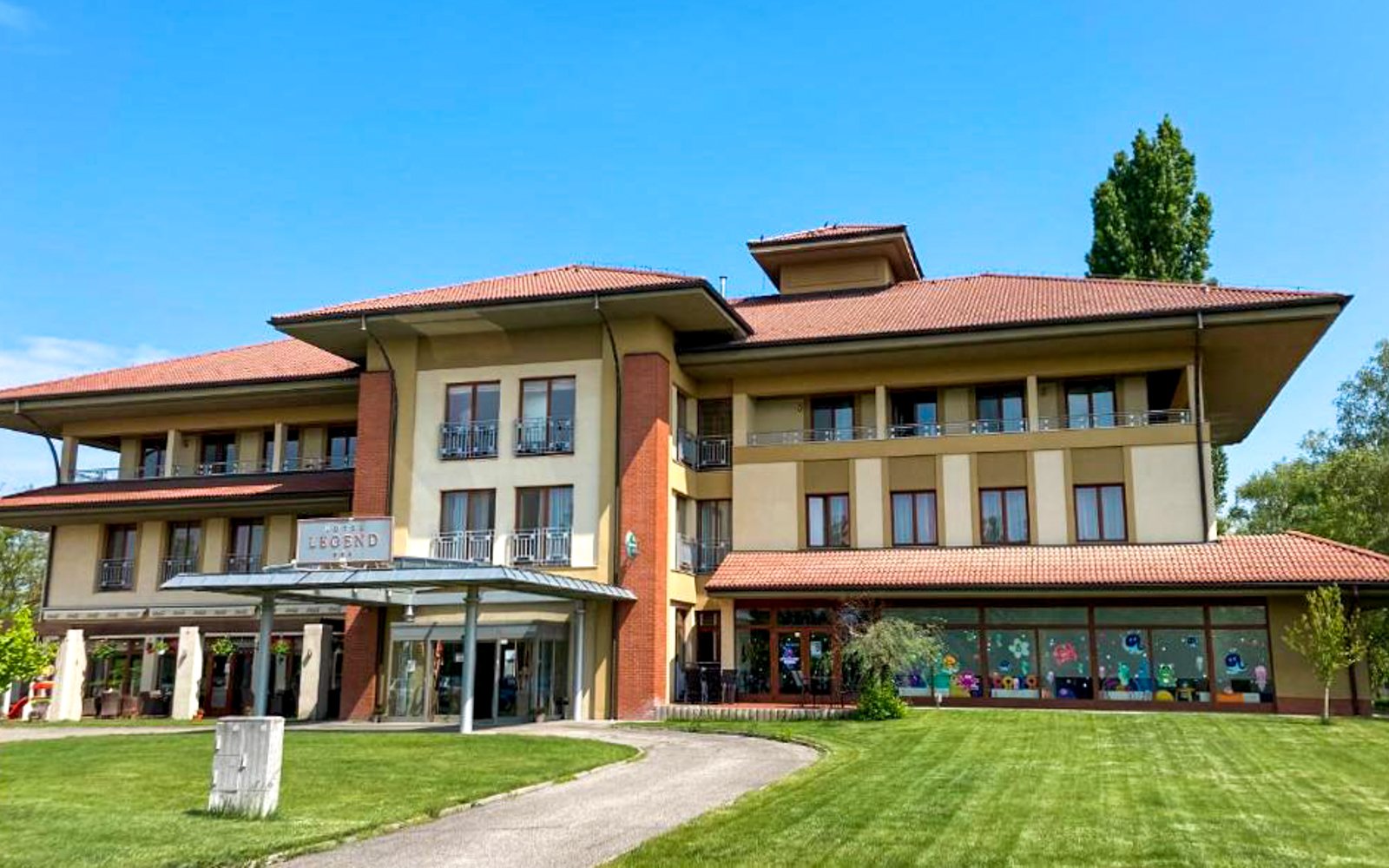

Dunajská Streda nad jeziorem i tylko 230 m od Thermalpark w Hotelu Legend *** ze śniadaniem lub obiadokolacją
