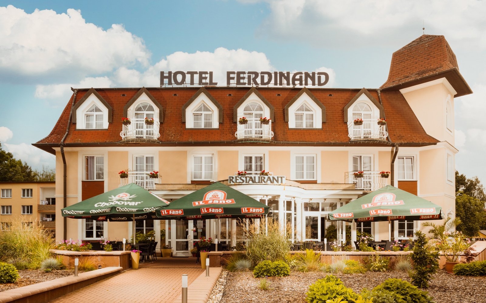 

Mariańskie Łaźnie: Relaksujący pobyt w Hotelu Ferdinand *** z obiadokolacją, kawą z deserem i 4 zabiegi