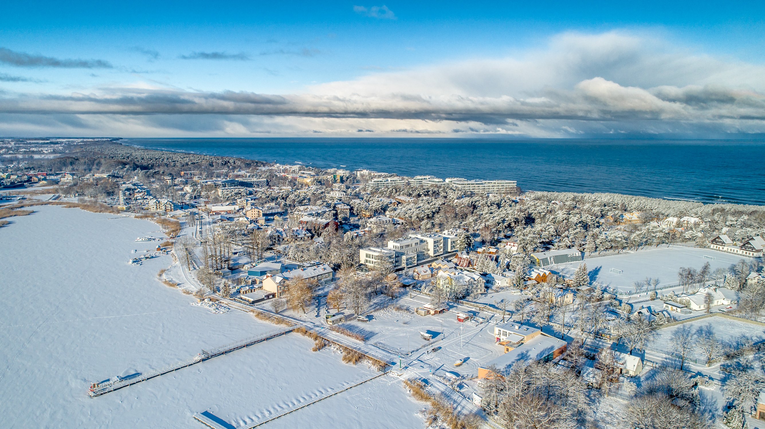 

Pobyt nad morzem: Mielno w Molo Park Aparthotel ze śniadaniami i wellness (basen, sauna) + animacje