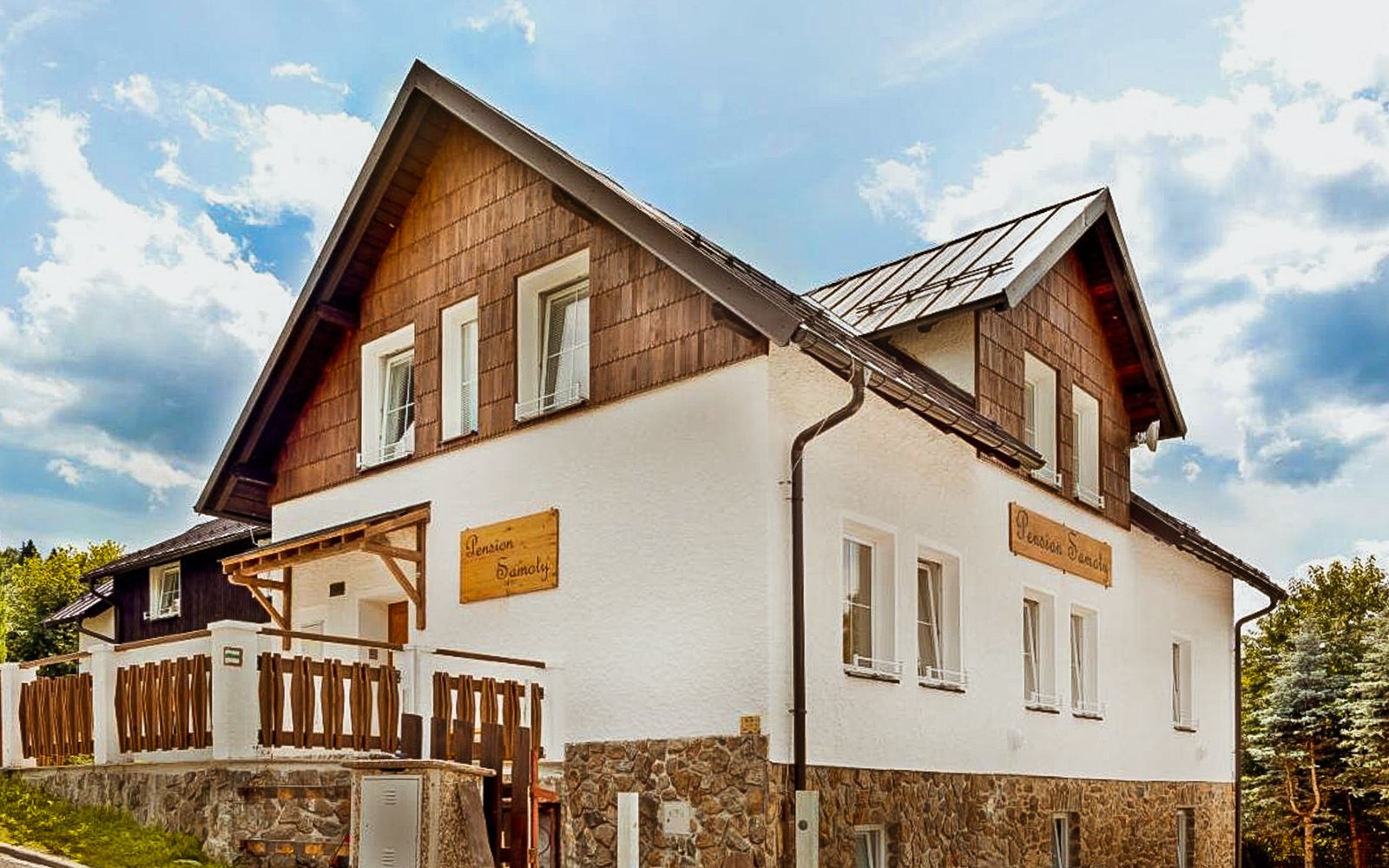 

Šumava blisko atrakcji: Pobyt w Pensjonacie Samoty z obiadokolacją, krytym odkrytym basenem i siłownią