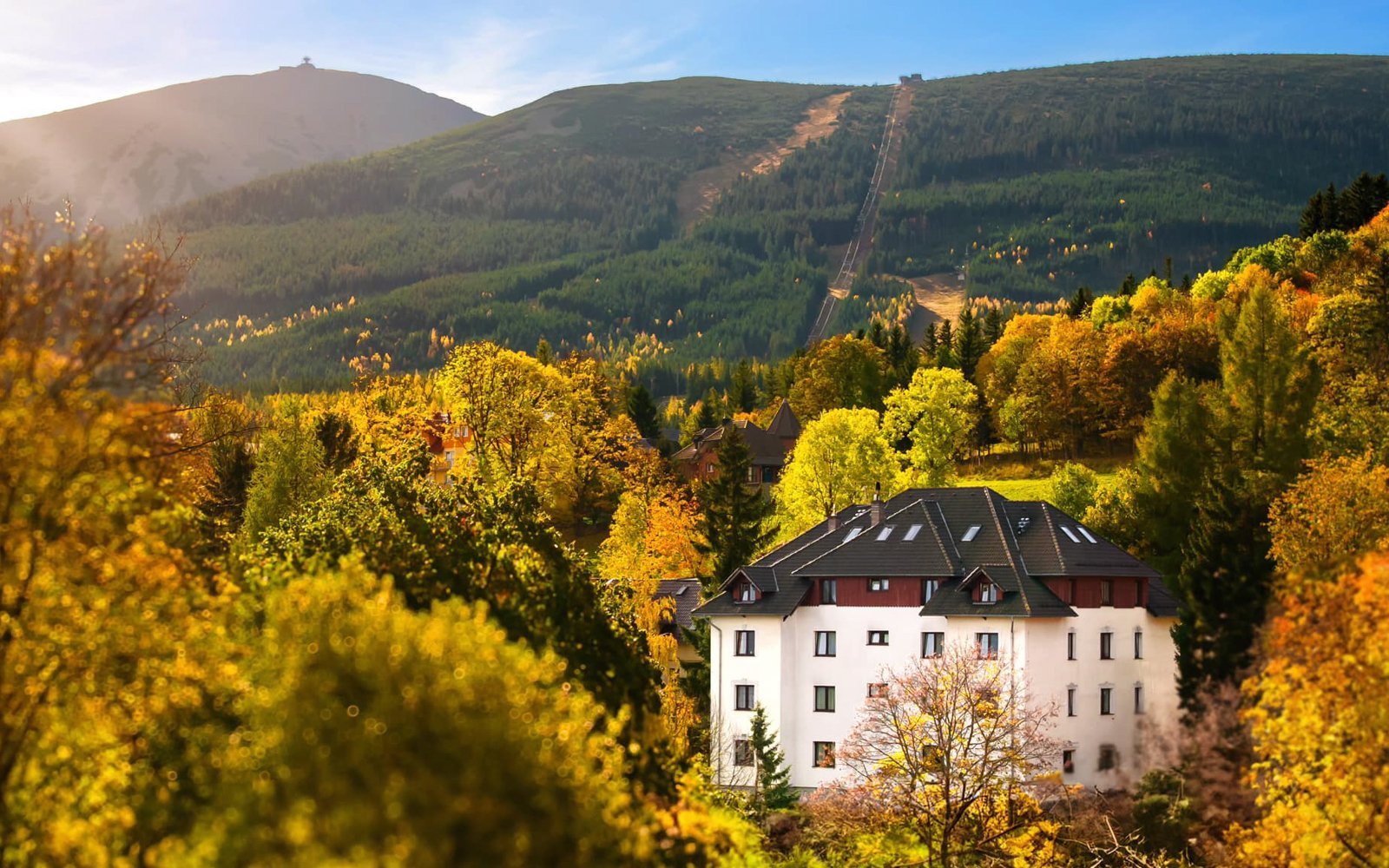 

Karkonosze w Pensjonacie Karkonoskim SPA *** ze śniadaniem lub obiadokolacją, wellness, basenem i atrakcjami