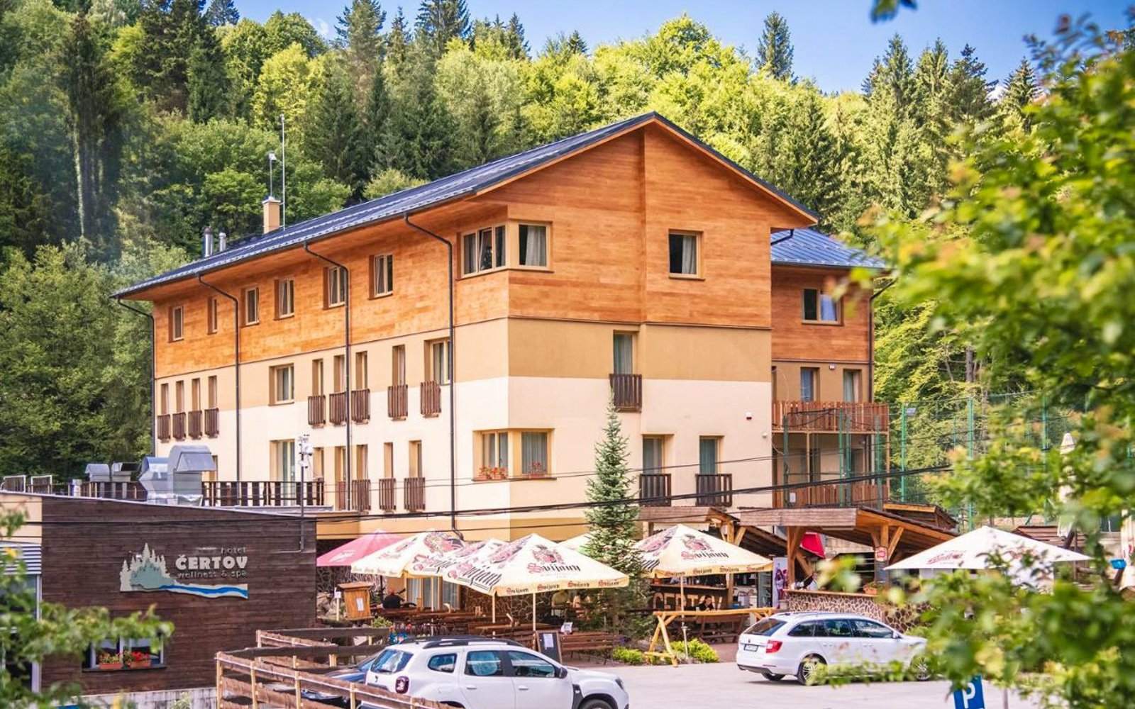 

Jaworniki i OChK Kysuce w Wellness & Spa Hotel Čertov *** z obiadokolacją, basenami i saunami + wrażenia