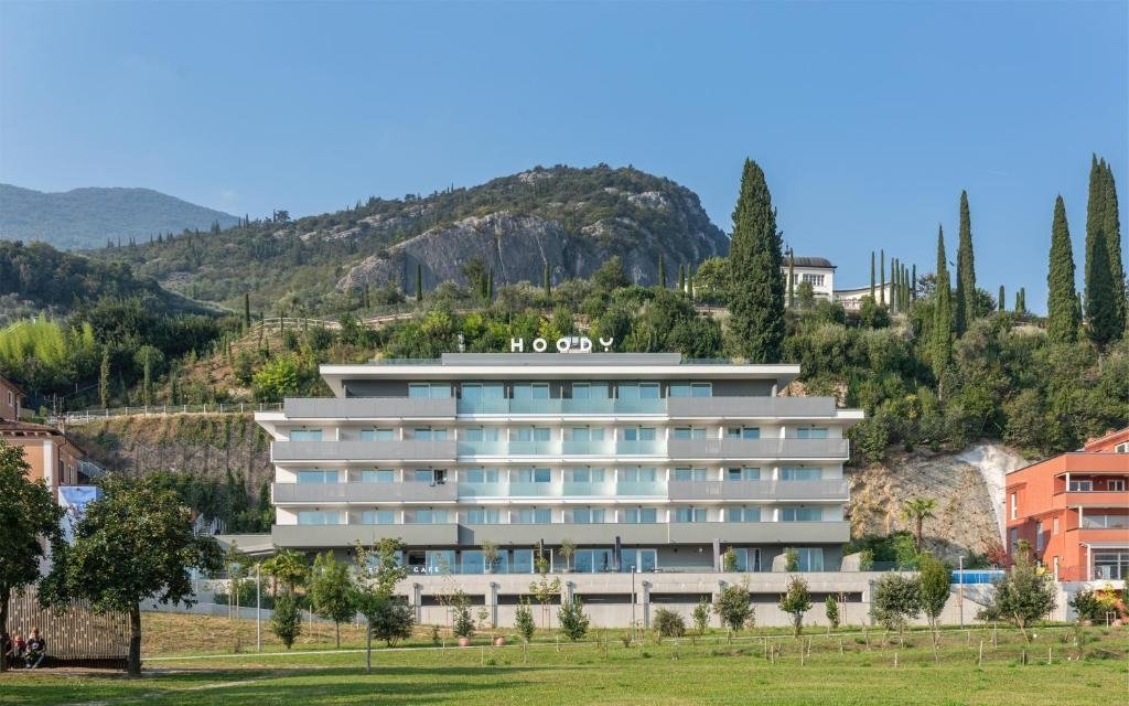 

Arco nad Jeziorem Garda: Hoody Active & Happiness Hotel **** ze śniadaniem i wellness (jacuzzi, sauna)
