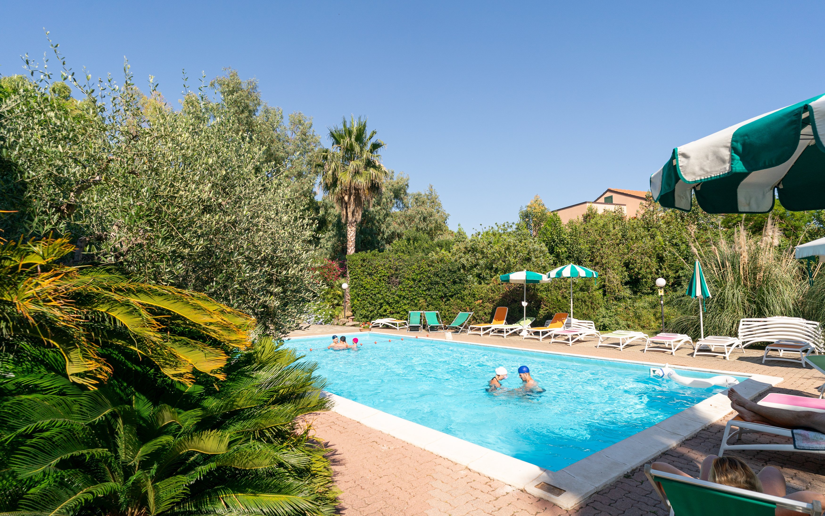 

Riwiera Liguryjska 1 km od morza: loano w klimatyzowanym apartamencie w Villa Paola + odkryty basen