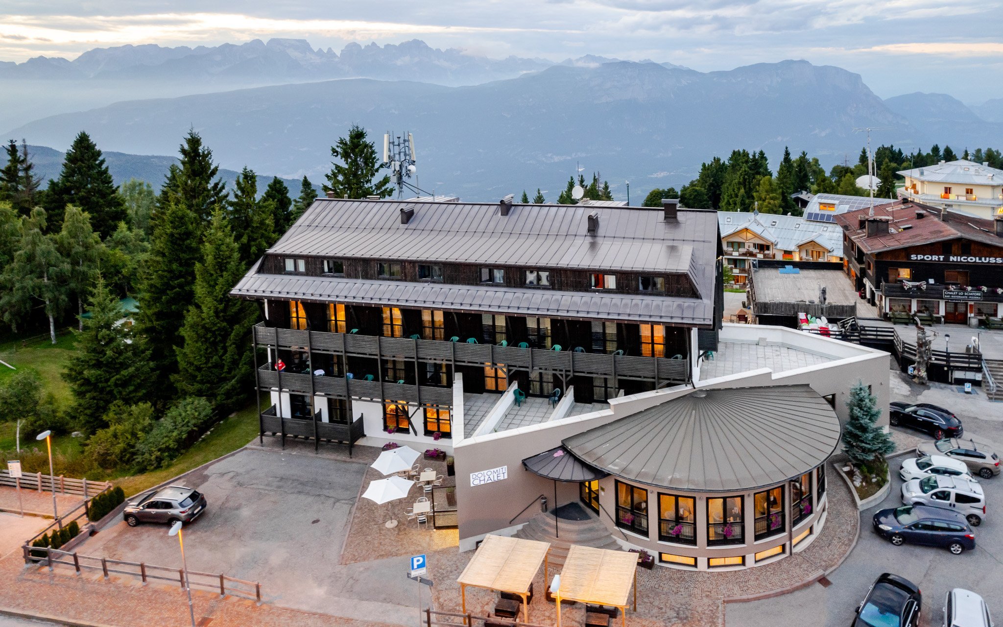 

Włoskie góry i region Trentino: Hotel Dolomiti Chalet *** z obiadokolacją Plus i zniżki + opcja wellness