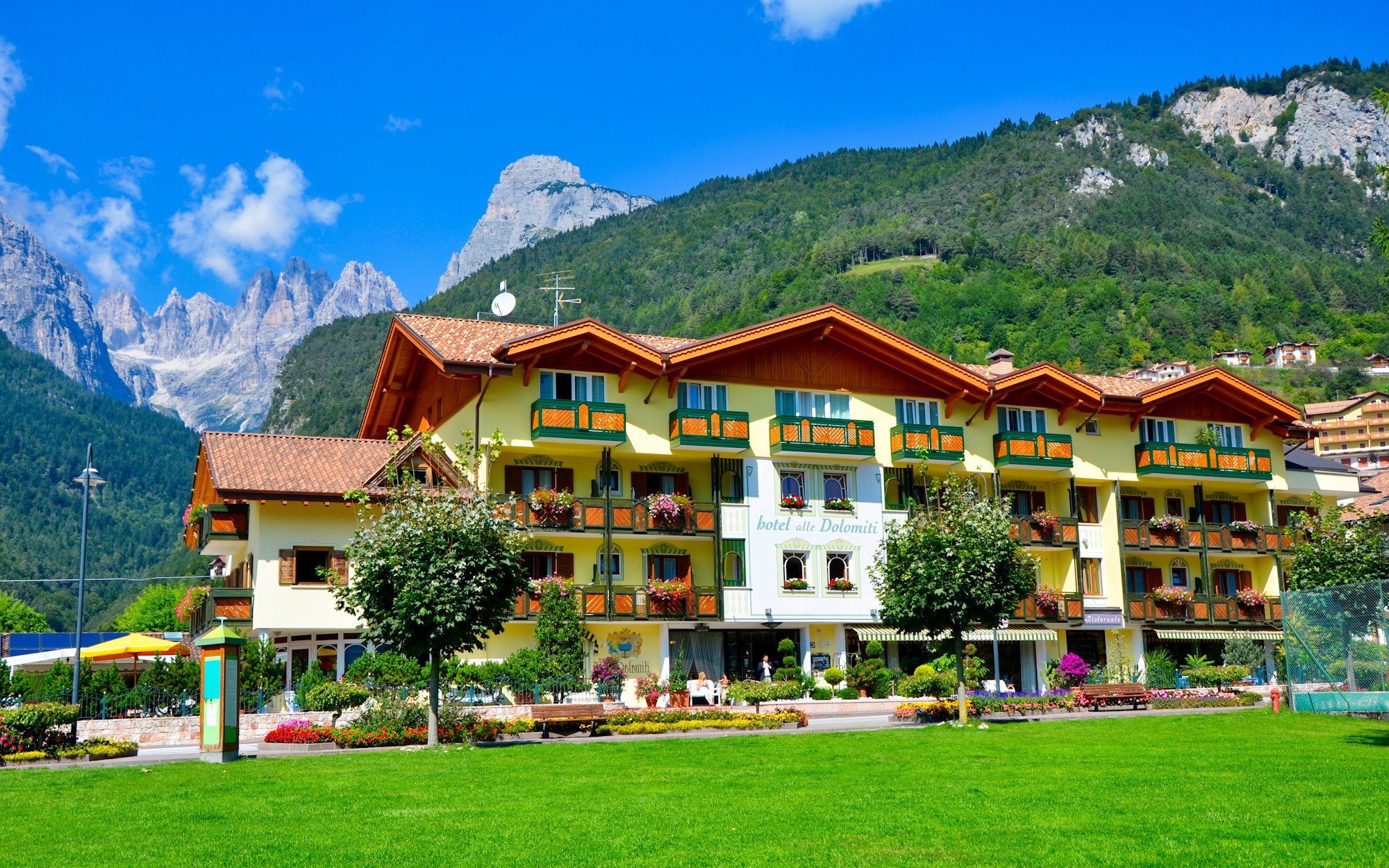 

Jezioro Molveno i włoskie góry: 4* Alle Dolomiti Boutique Lake Hotel z obiadokolacją plus, basenem i wellness