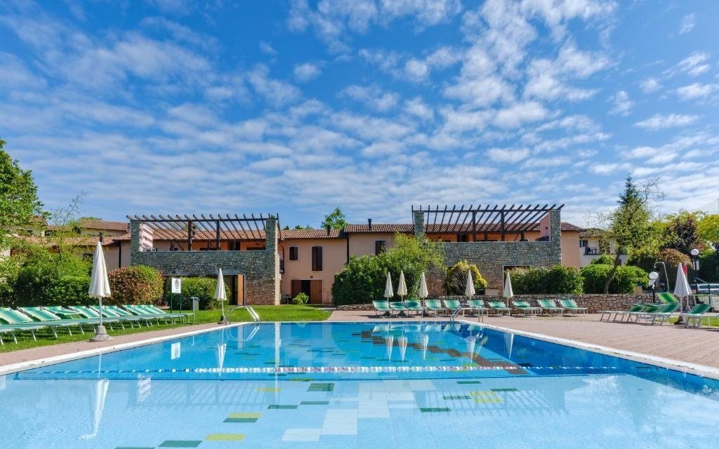 

Peschiera nad jeziorem Garda i zabytki UNESCO w Golf Residence & Resort z obiadokolacją + basen