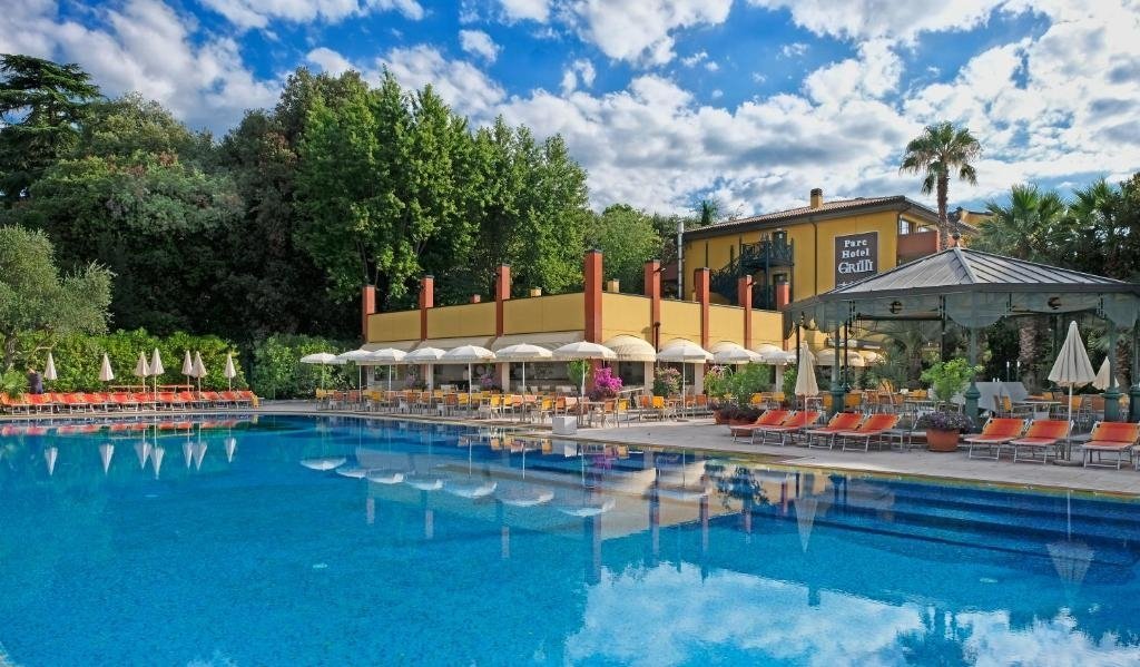 

Bardolino nad brzegiem Lago di Garda w Parc Hotel Gritti **** ze śniadaniem lub obiadokolacją i wellness