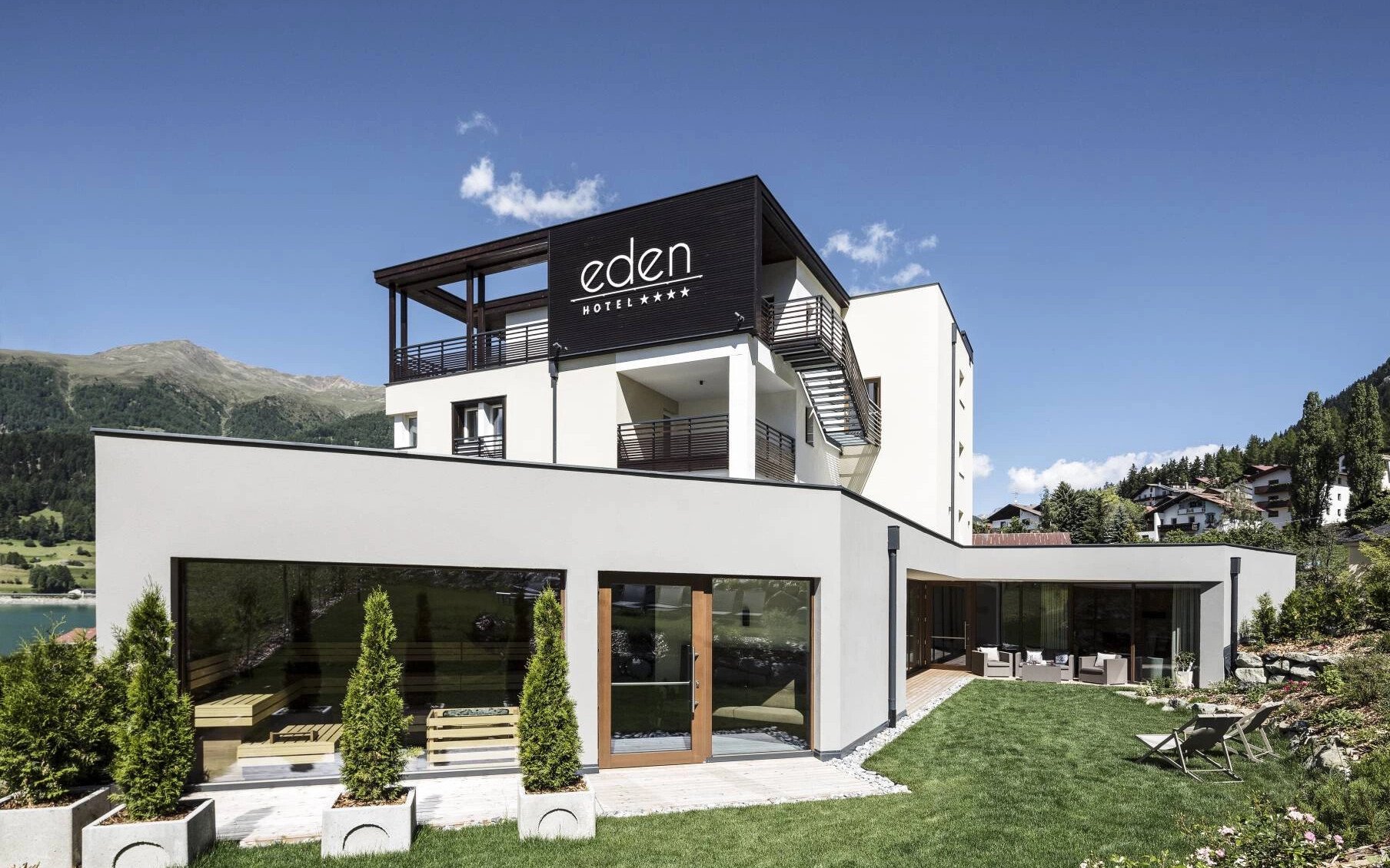 

Wypoczynek w Południowym Tyrolu nad jeziorem Resia: 4* Eden Boutique Hotel z wykwintną obiadokolacją